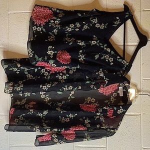 Gorgeous two piece Studio I dainty top with matching jacket for day or evening.